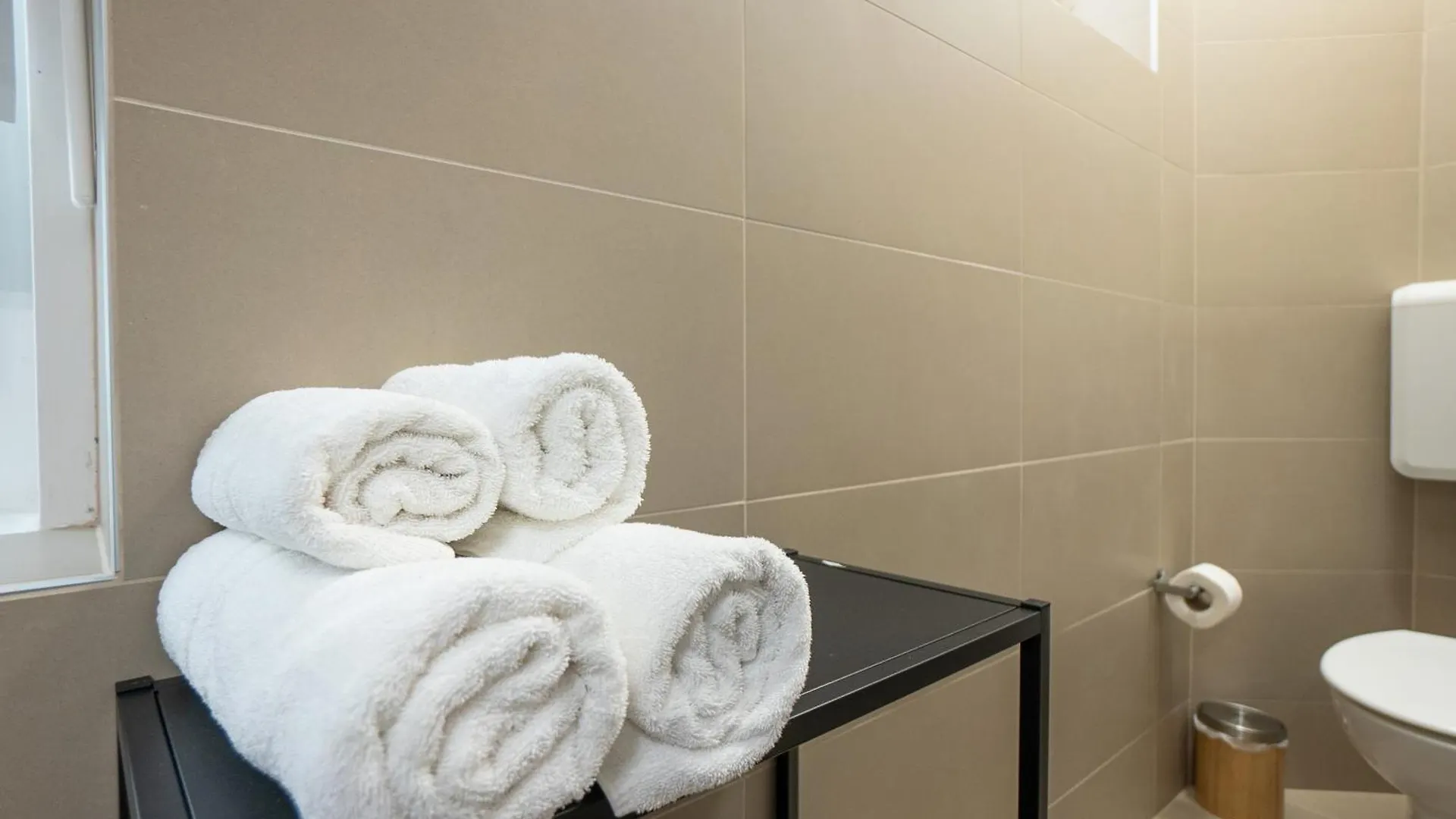 Pet-Friendly Modern Apartment Near Belvedere Vienna Austria