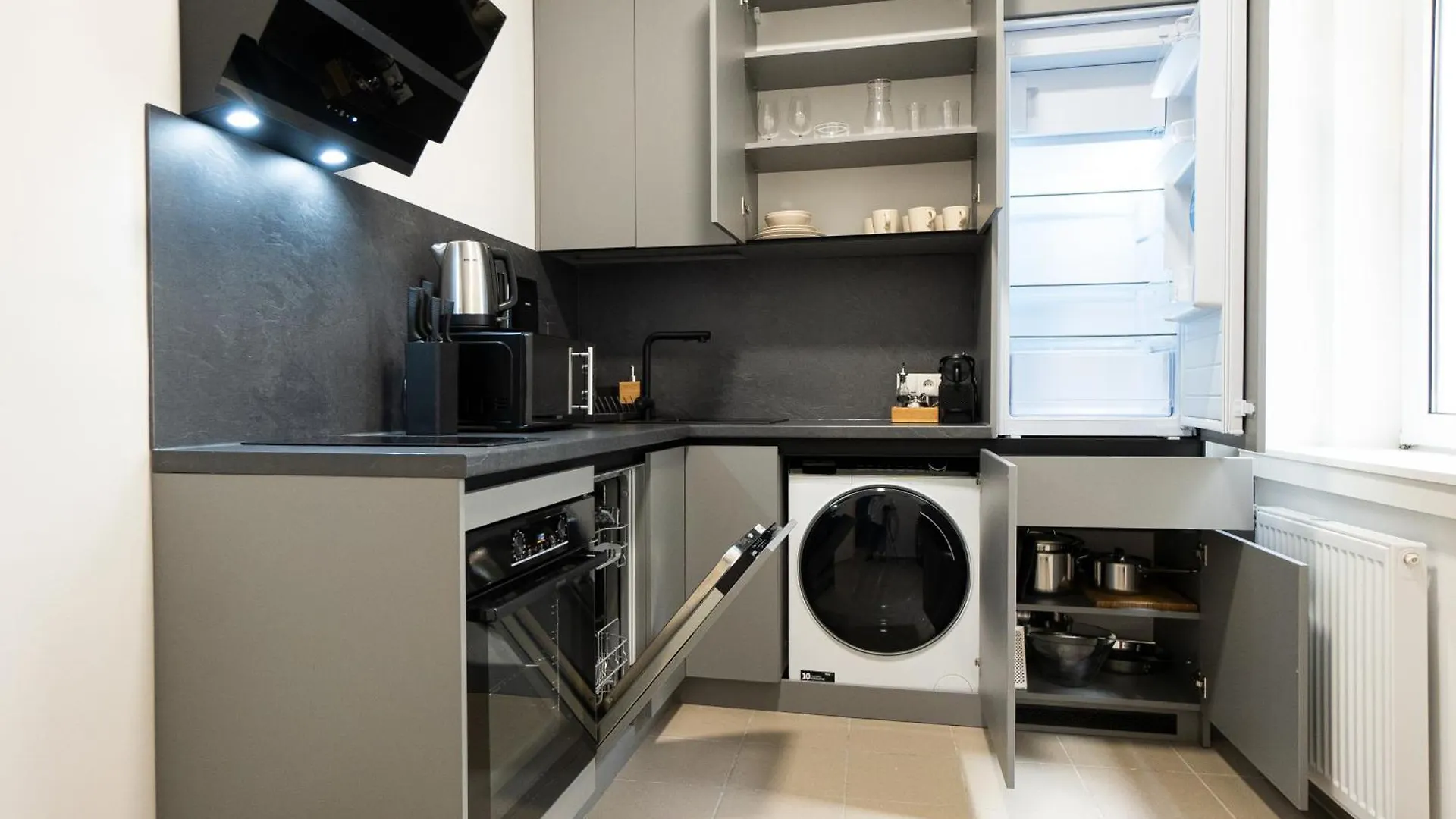 Pet-Friendly Modern Apartment Near Belvedere Vienna
