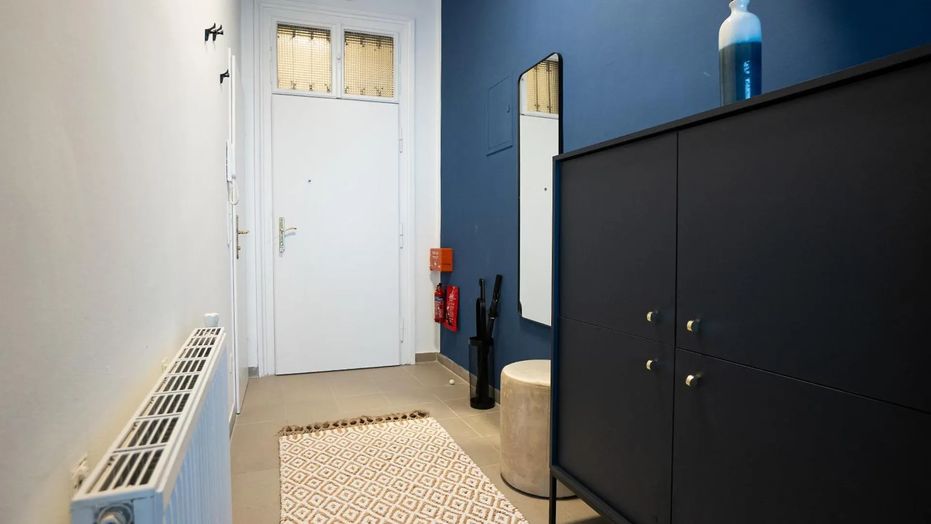 Pet-Friendly Modern Apartment Near Belvedere Vienna